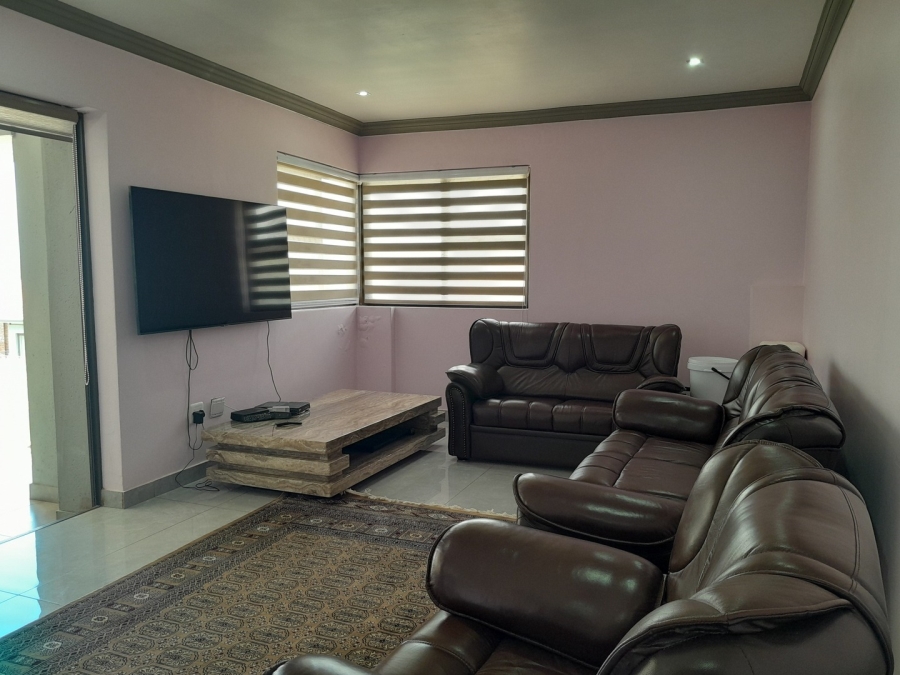 6 Bedroom Property for Sale in Kosmos Ridge North West